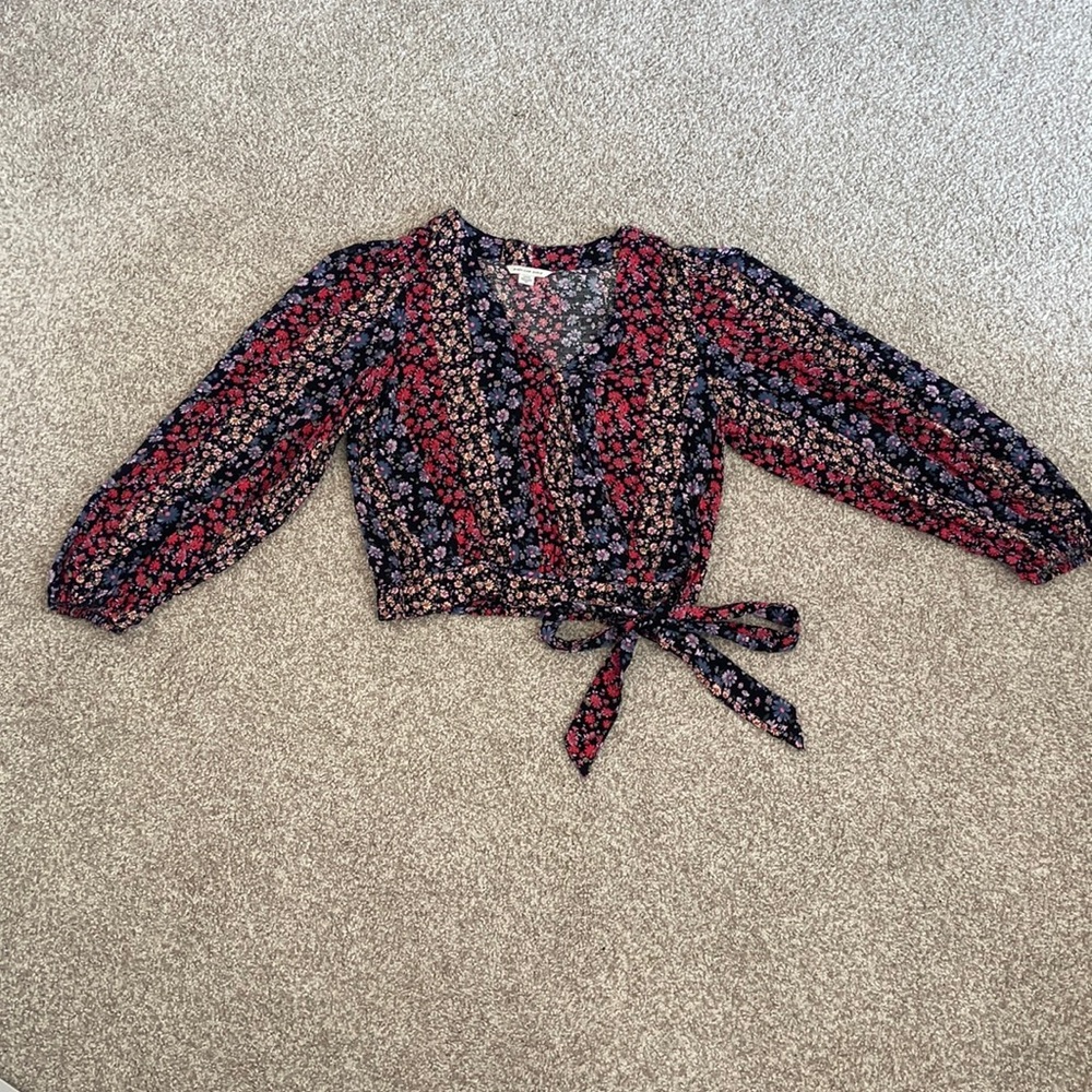 american eagle outfitters flowy floral long sleeve blouse